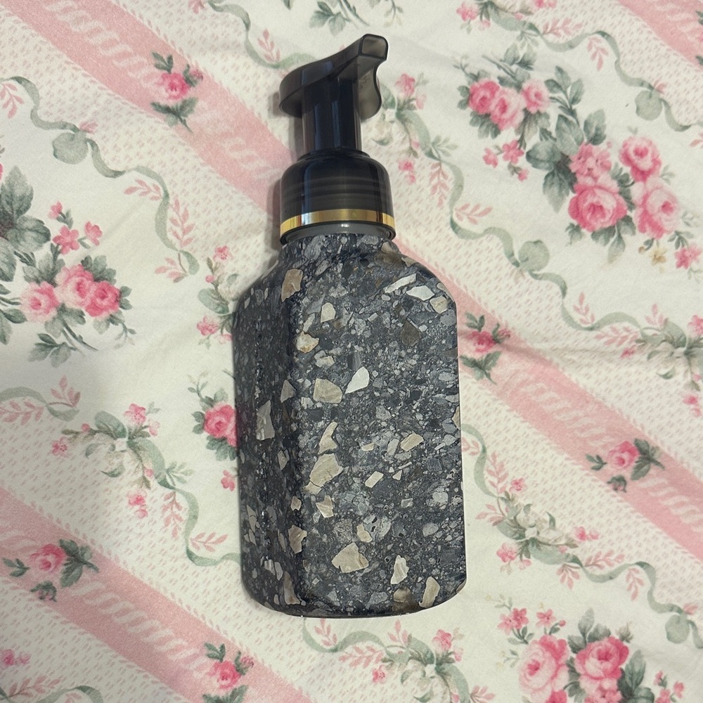 Bath & Body works  Dispenser